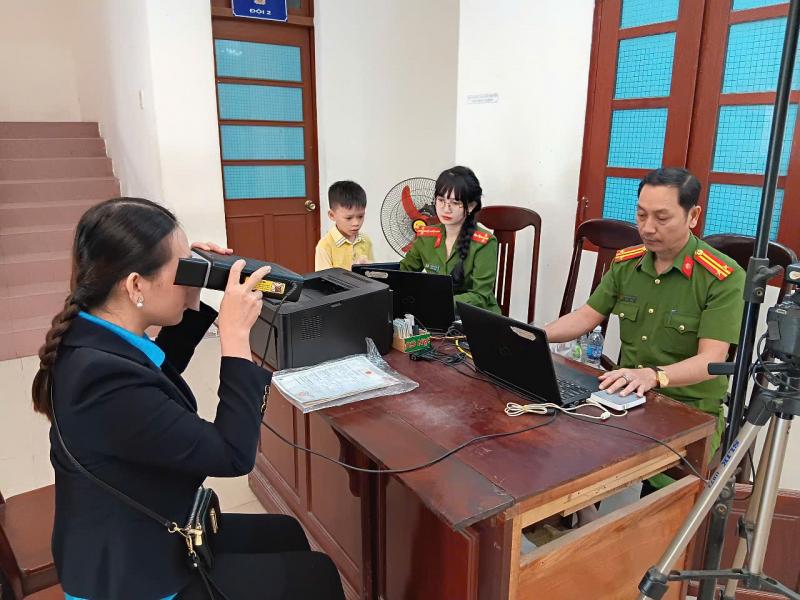 越南身份证办理，要采集虹膜