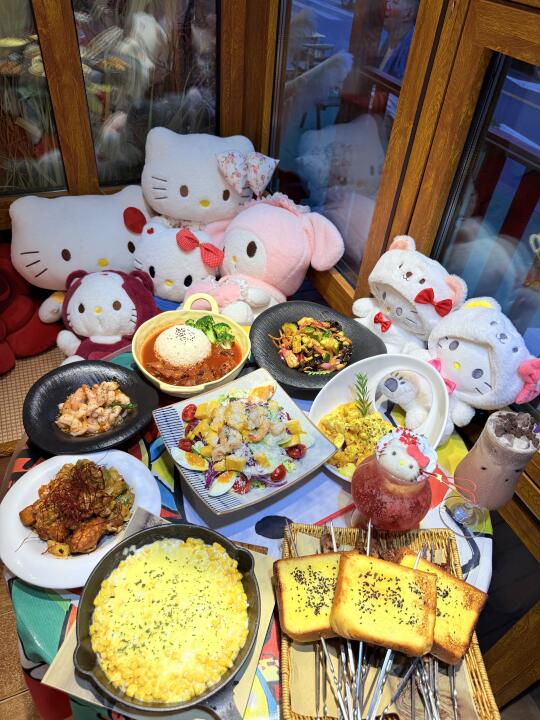 在沈阳挖到一家Hello Kitty主题的宝藏小馆