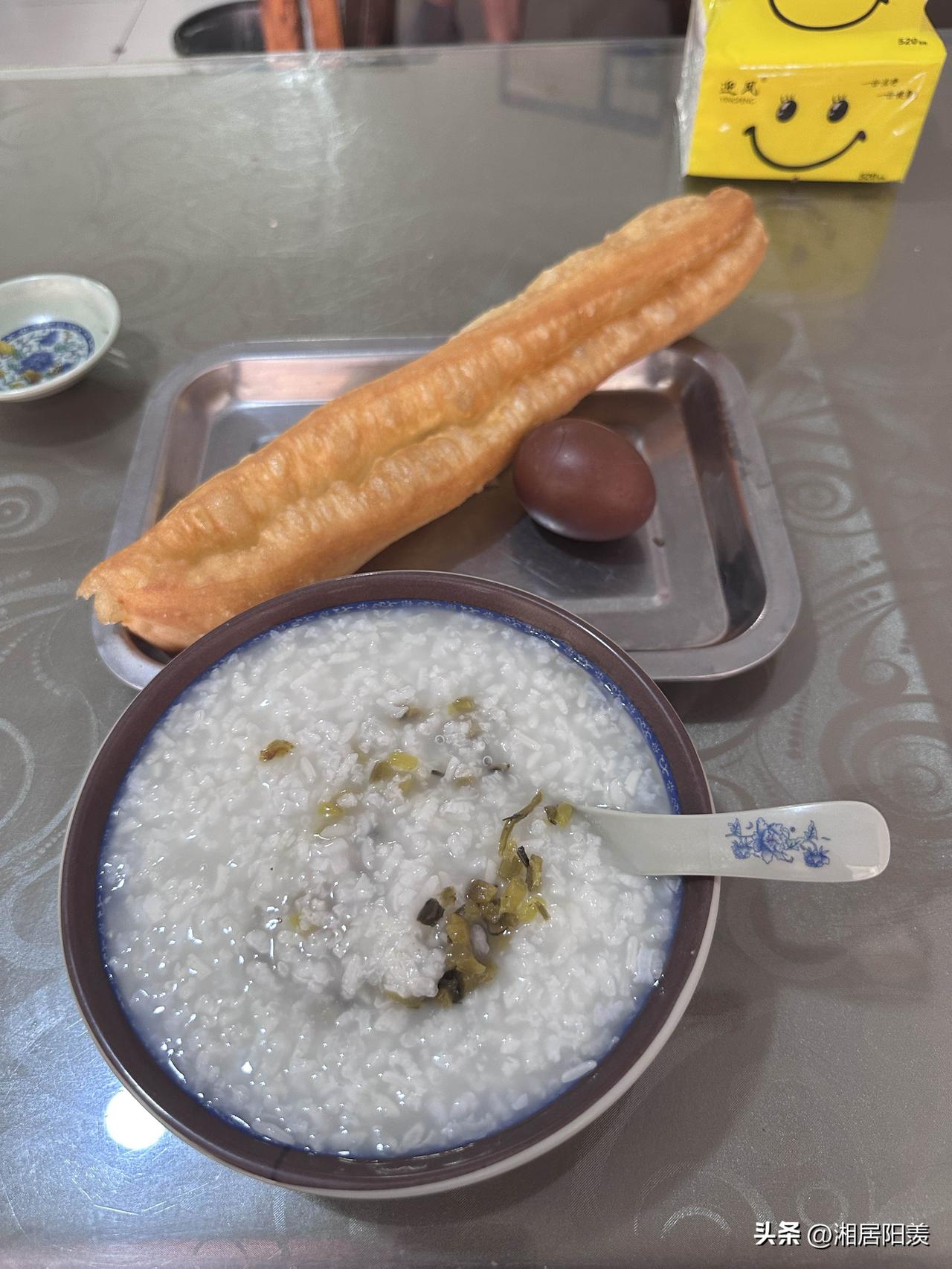 现在很多家里两口子的相处模式真心让人有些看不懂甚至奇葩，或许这也是成年人的无奈吧