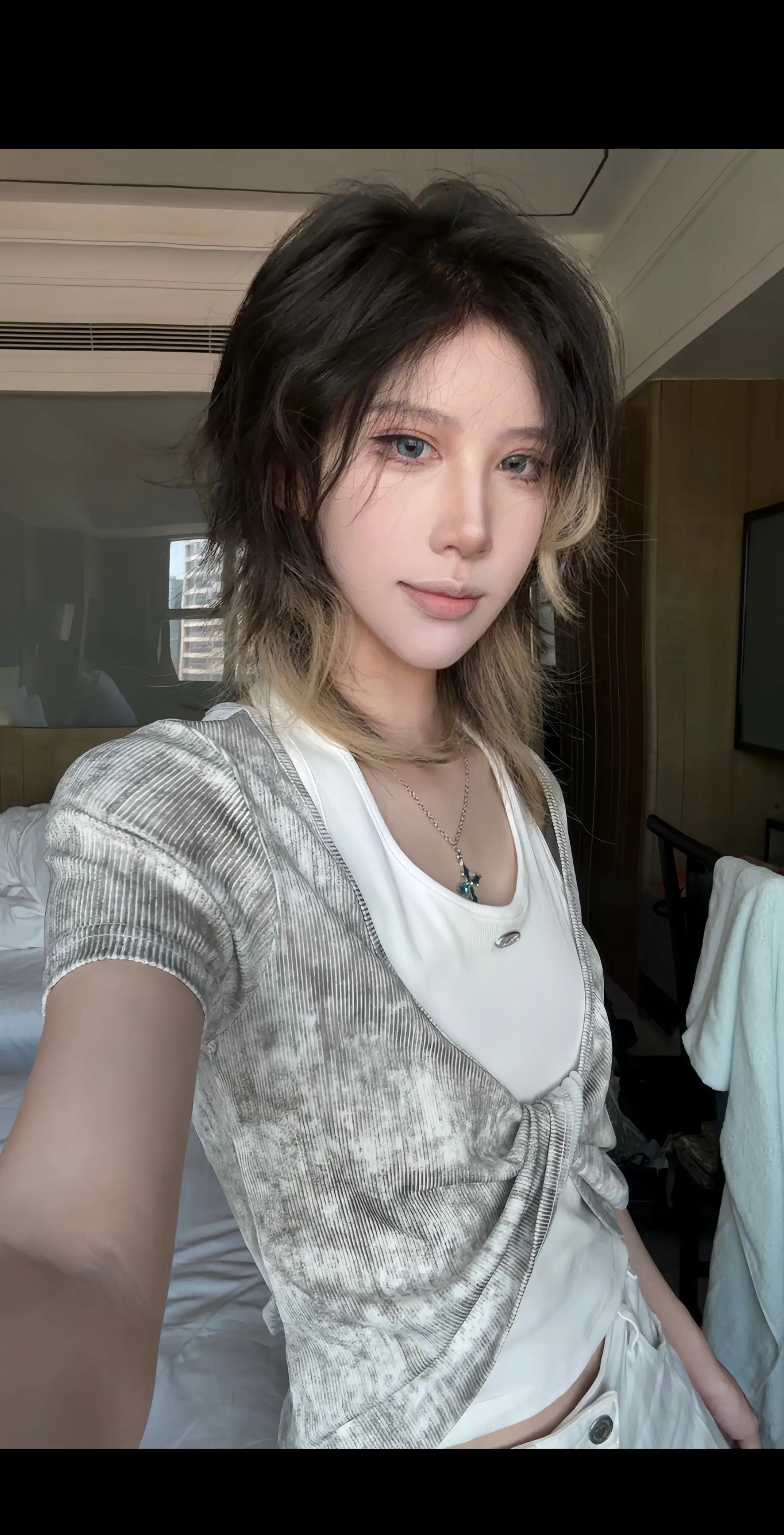 很想长成一张妻子舍不得分手的脸。