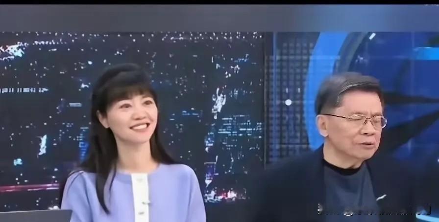沈富雄突然教育高嘉瑜，不让她跟着沈伯洋混了。
 
这话真是说到点子上了！沈富雄这