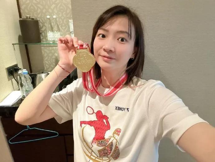巴黎奥运会国羽即时排名（后面数字为积分站数）

男单
3 李诗沣 8
10 翁泓