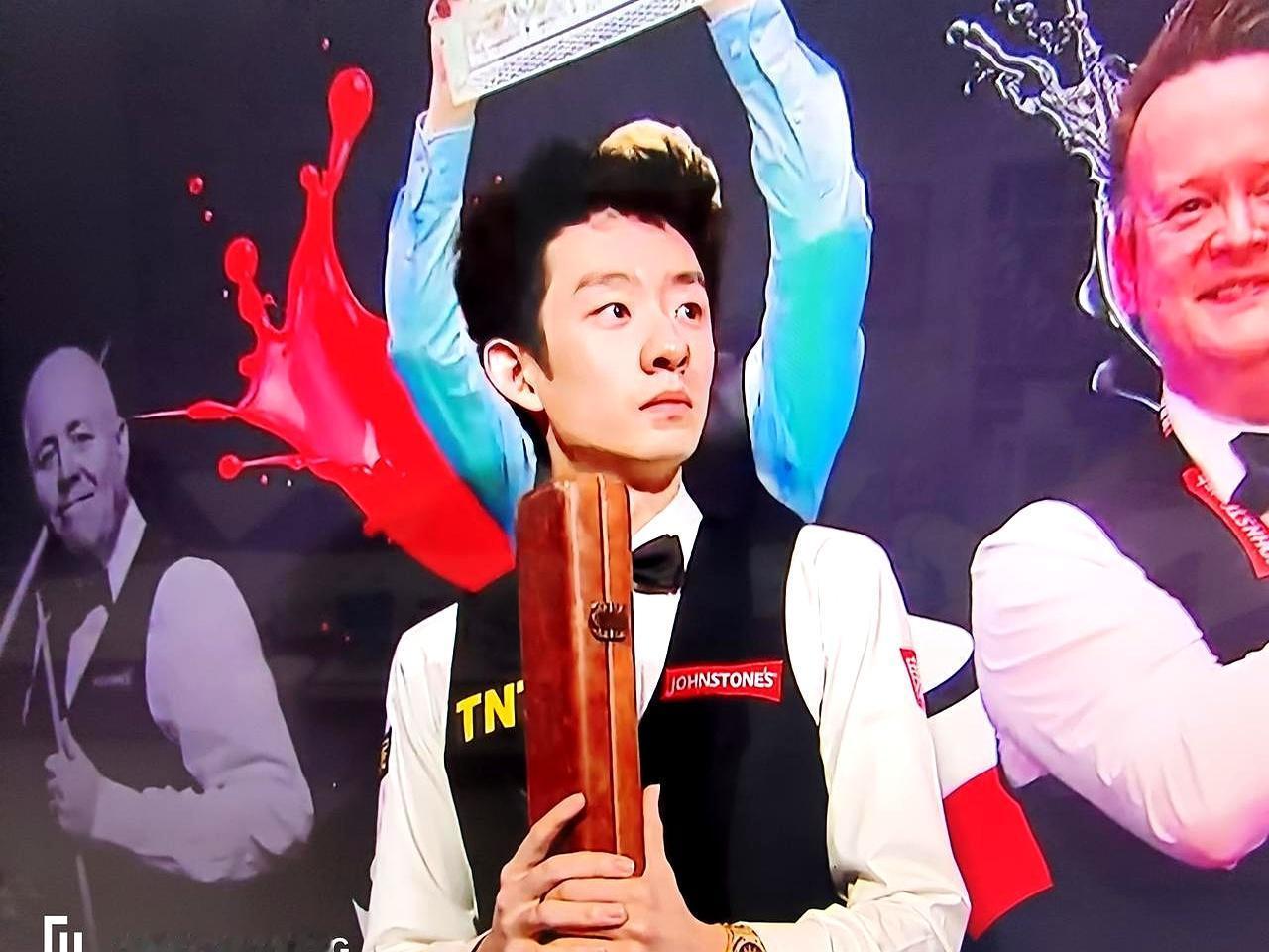 0.5秒逆转失败，他仍赚了70万
 
22岁第一次进大师赛，吴宜泽就把世界第二逼