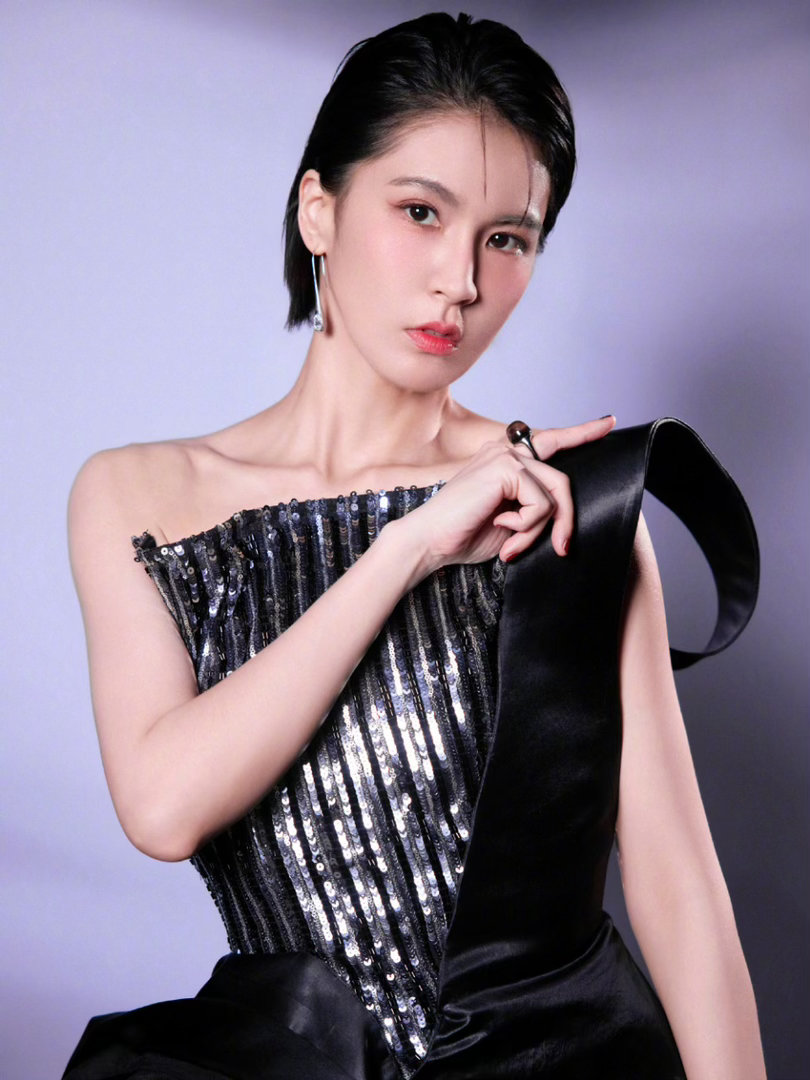 曾沛慈黄伟晋一见面就互怼二人合体互动太真实，一见面开启互怼模式，轻松搞笑，曾沛慈