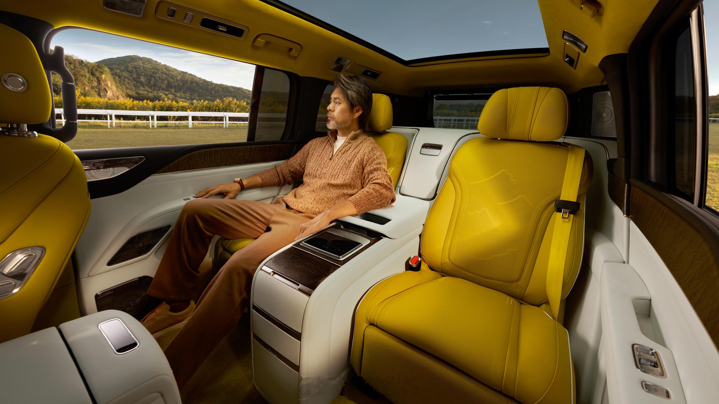 这应该是2026北京车展 最符合各位富哥身份的汽车了。仰望U8L鼎藏版正式登场，