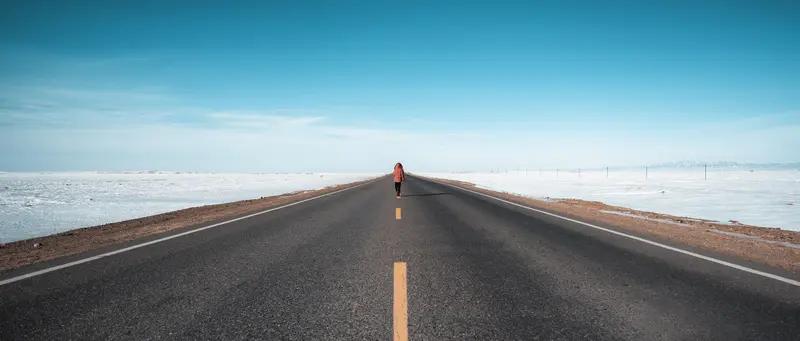 上联：读世间名著，求下联走天下道路