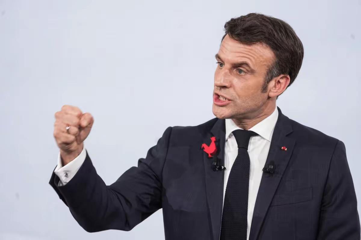 中方不再惯着，精准反制变脸的马克龙，给欧盟27国敲响警钟。商务部裁定欧盟进口乳制