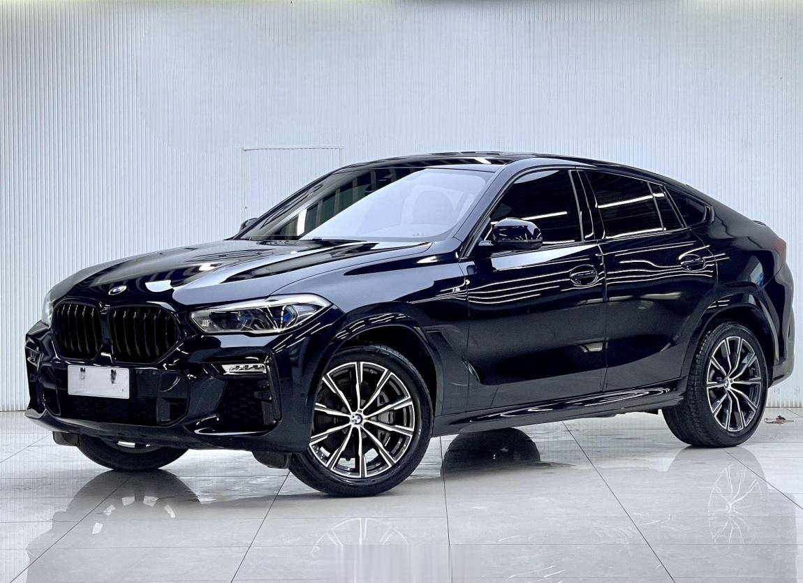 宝马 X6 xDrive40i M运动套装 炭黑/红黑新车优惠20个点左右，落地