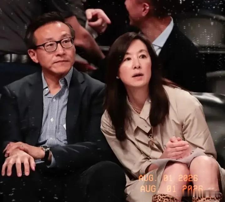 蔡崇信和吴明华离婚
给所有女人上了一课
你可以结婚，也可以离婚，但是一定要拥有属
