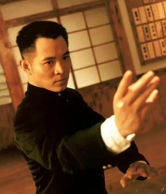 李连杰不担心AI取代功夫不愧是李连杰看得通透。功夫不只是招式动作，武人拼搏的韧劲