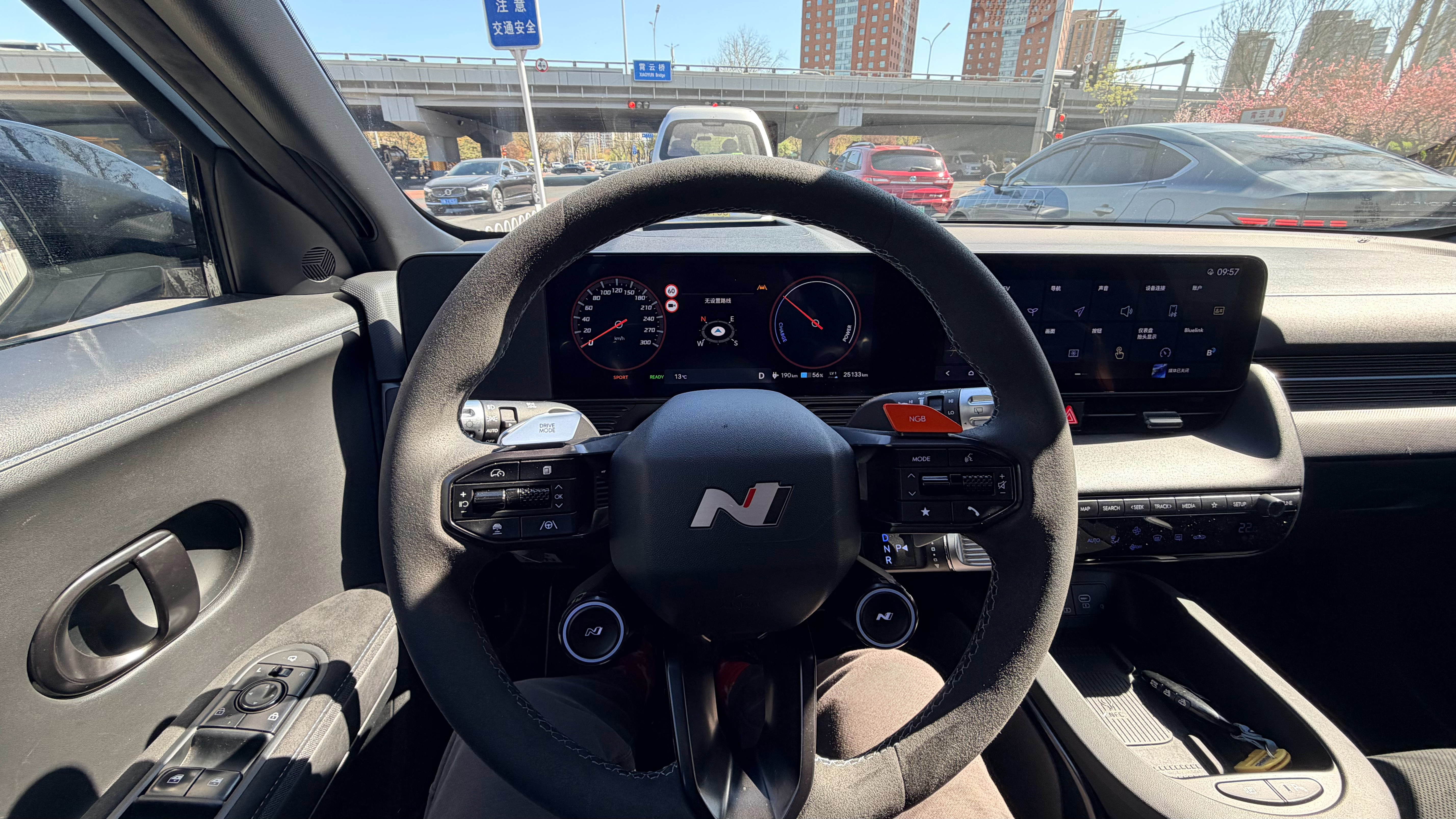 今天这车行不行？一台电车，现在怠速，煮水声，惟妙惟巧底盘嘎嘎颠，路感清晰