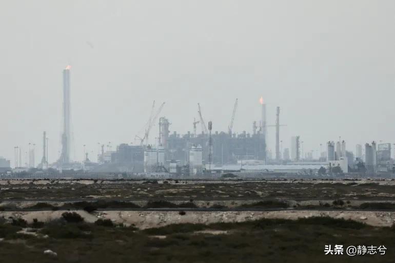 【特朗普表示，除非伊朗攻击卡塔尔，否则以色列不会再次攻击伊朗天然气田】

美国广