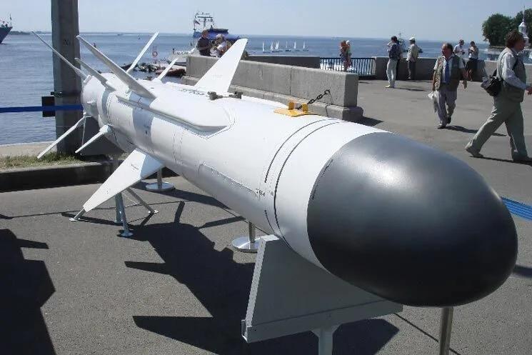 乌克兰国防部副部长加夫里洛夫表示，乌军有办法“将整个黑海舰队驱赶到新罗西斯克图阿