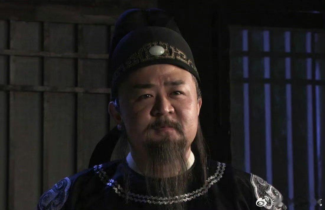 狄仁杰演上华妃的爹了 这组合谁不爱！梁冠华蒋欣《多喜一家人》演家人，拆迁款风波里