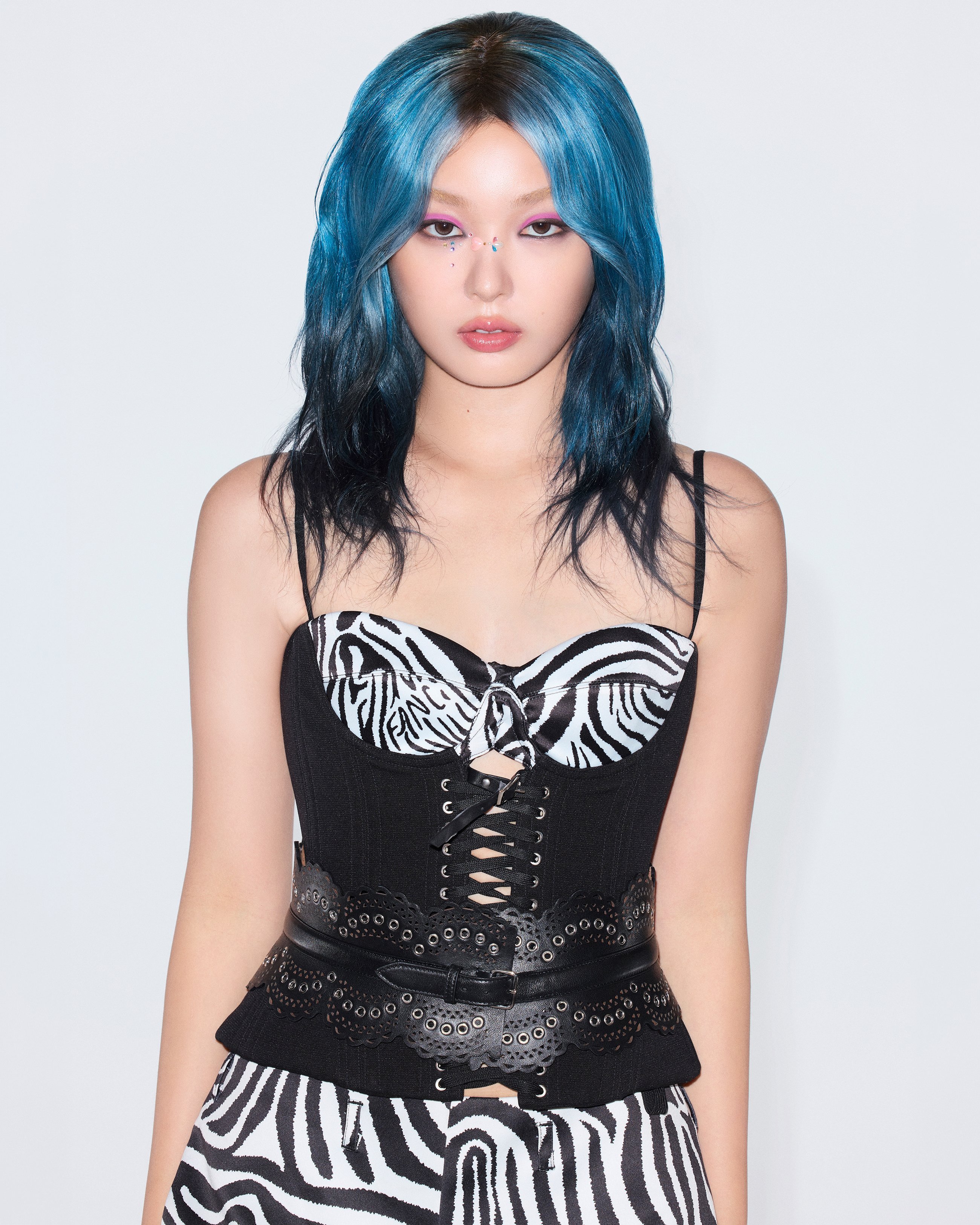 KATSEYE 最新EP『WILD』造型写真一览，8月14日正式发行： 