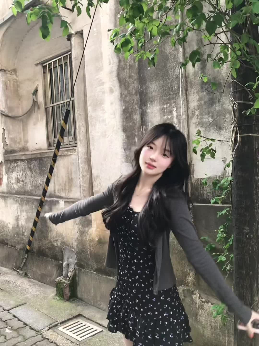 小巷温柔风 甜妹户外穿搭 旧巷少女 韩系穿搭