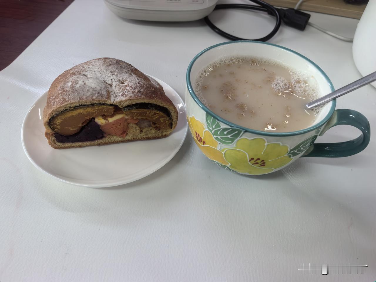正吃着早饭发愁着，婆婆的突兀电话吓了我一跳：老家出啥事儿了？

赶紧接，只听婆婆
