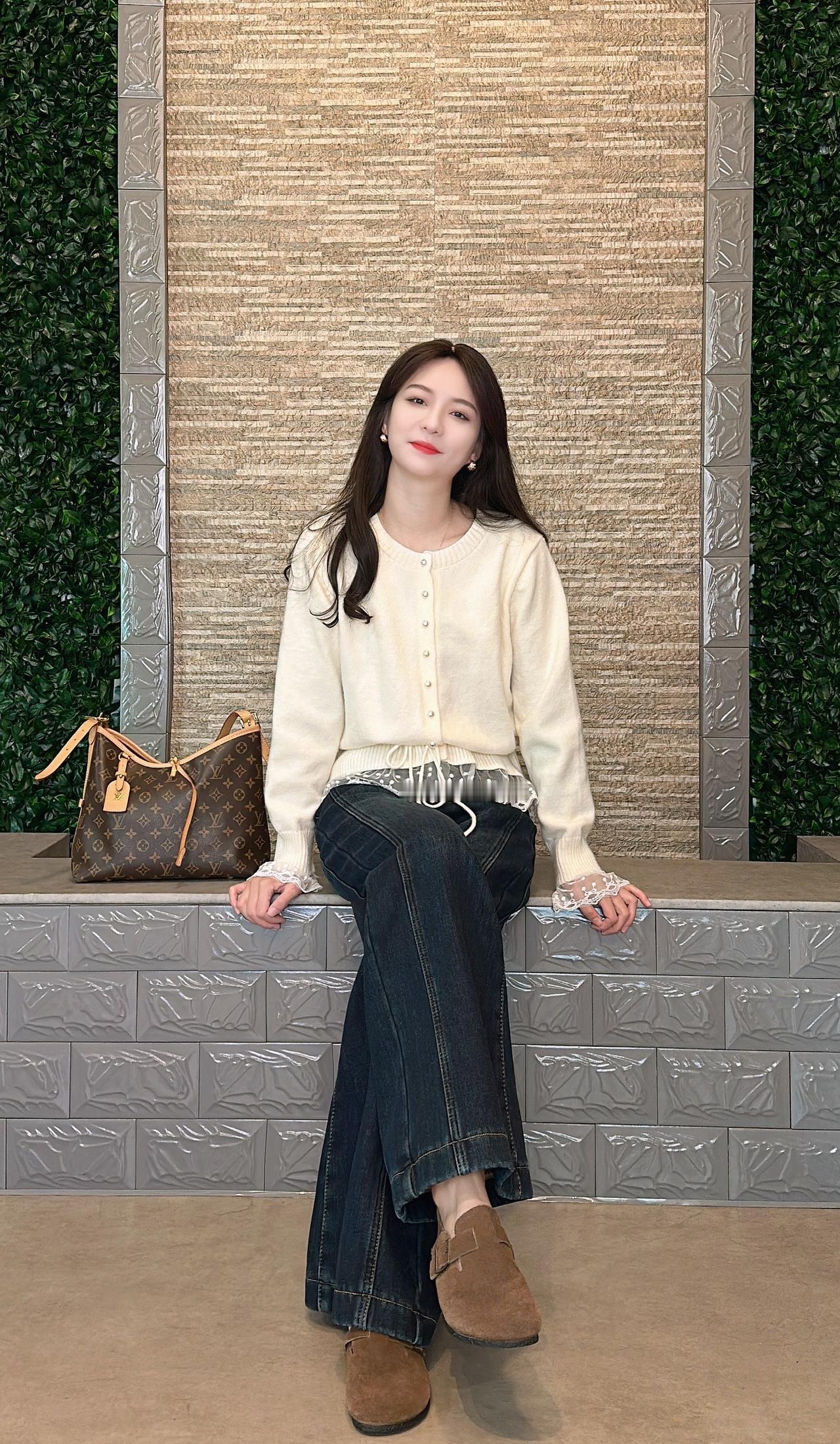 变的不变的都在变，
什么都在变不必感慨从前..针织衫 打底衫 冬季穿搭