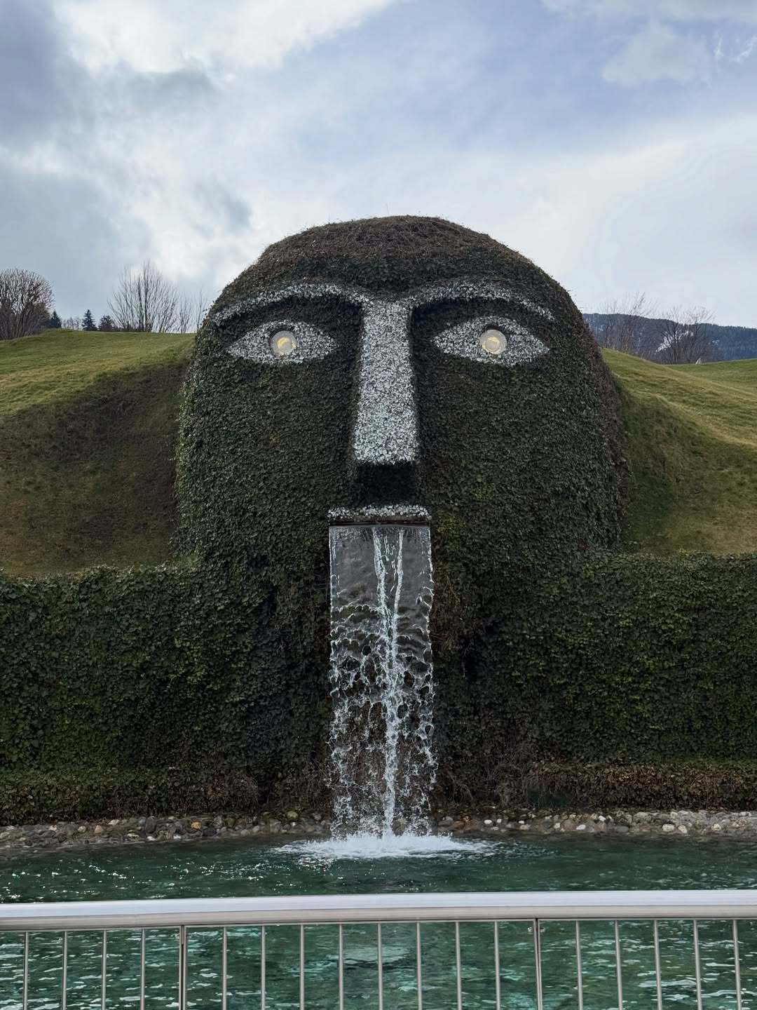你戴现在到处旅游。退役后的生活太惬意了 羽毛球