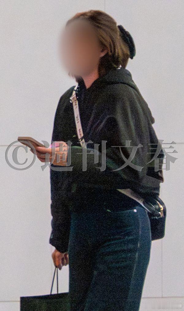 文春放了个哑炮，岚成员禁忌爱说的是巡演完就要退出事务所、大家都接受他可能淡出幕前