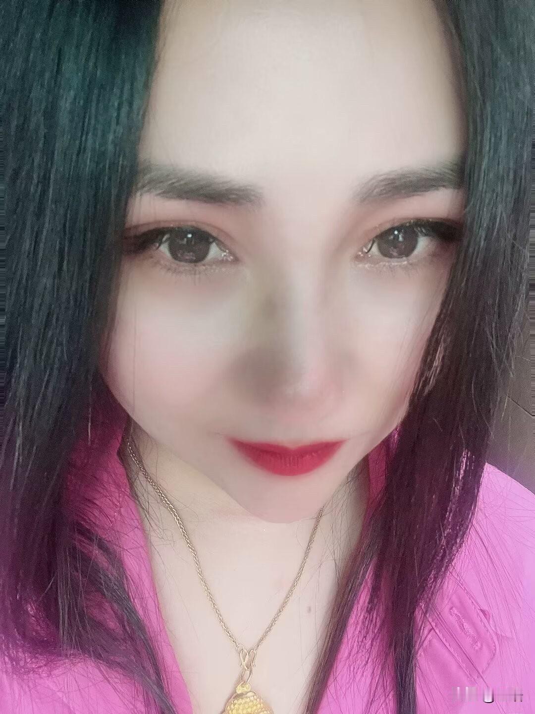 男人没钱的时候已经和她老婆结婚了生下两个孩子，等到男人有钱了他就变心了，也变坏了