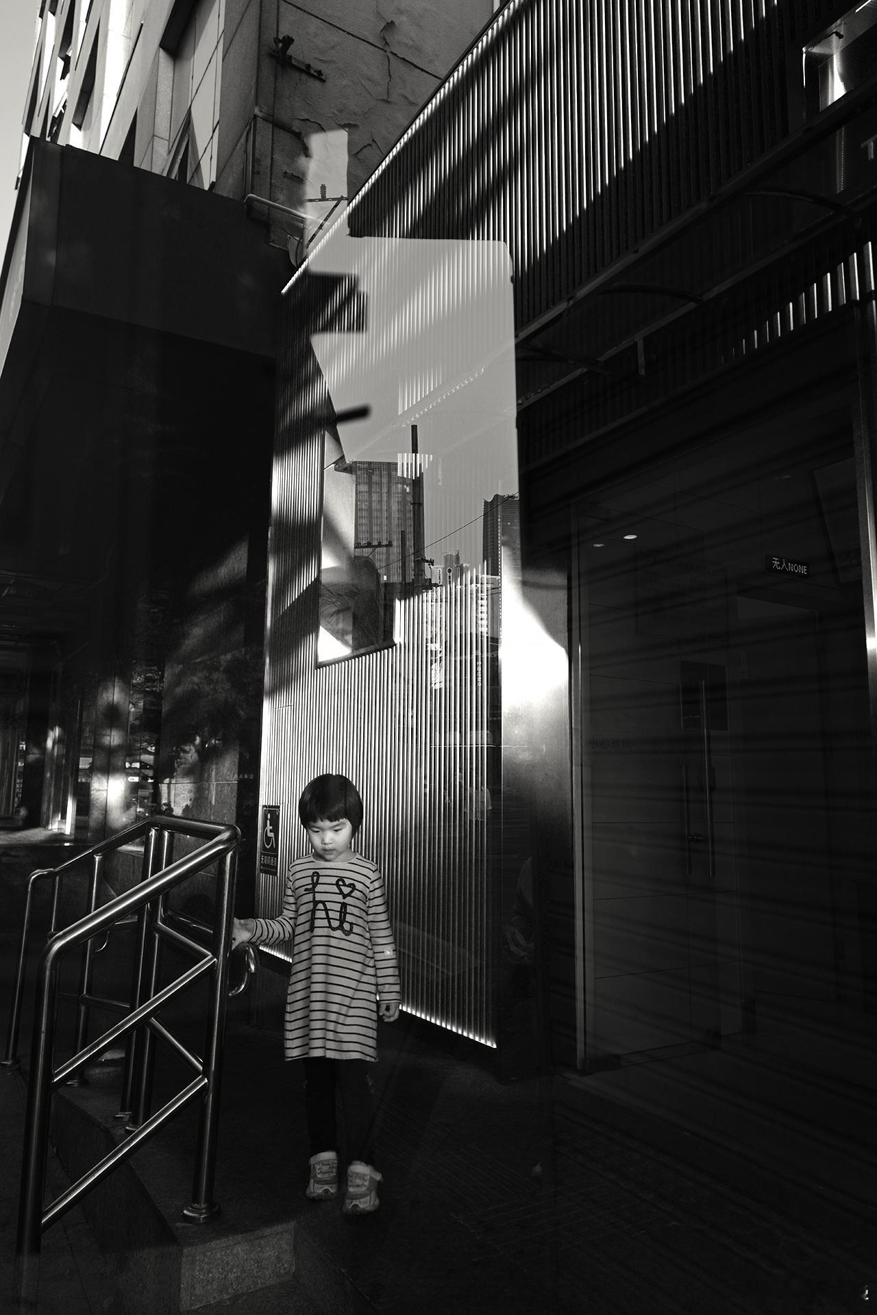 《漫步百年多伦路》