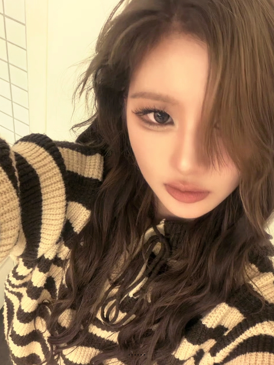 【雪允】卧槽街头亚比风终于来了…这张脸早该被化妆师当调色盘使 