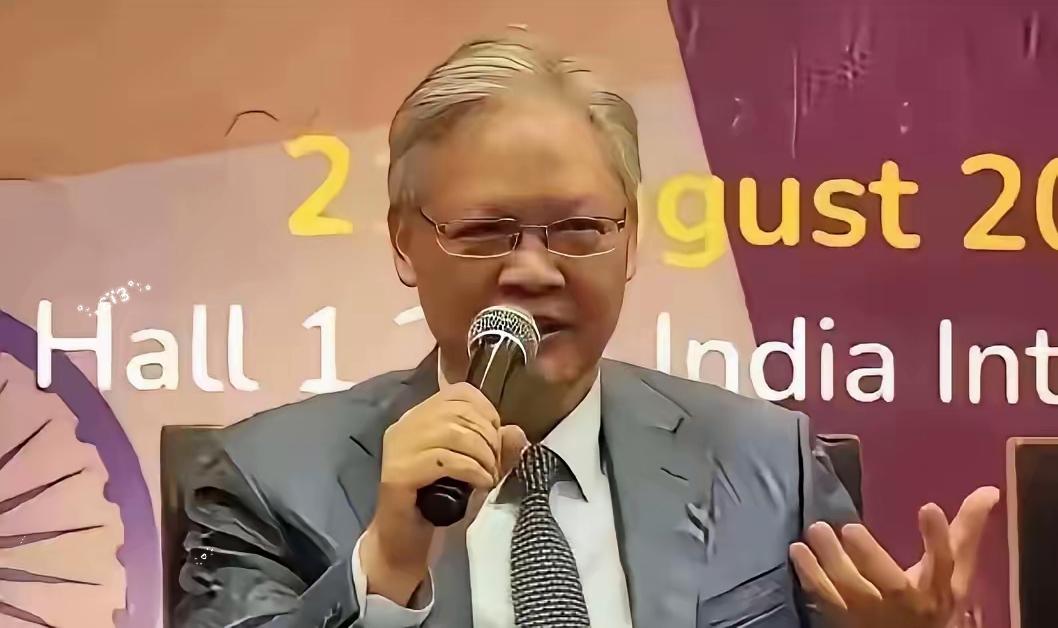 全网都在吵：他到底是不是中国人？有人说像印度驻华大使，有人说就是印度人！更离谱的
