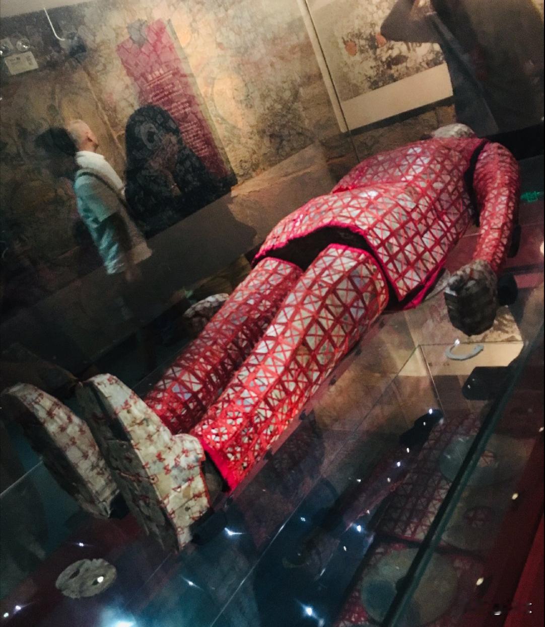【南越王墓与南越王博物院，独一无二的“丝缕玉衣”】

汉代帝王诸侯的葬具最有代表