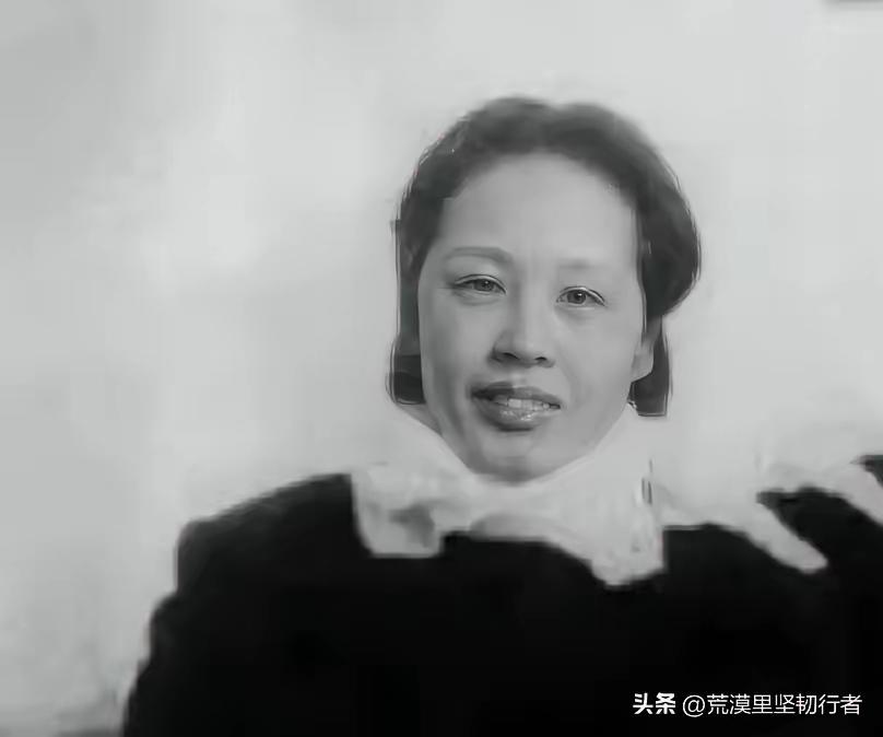 1949年，刘伯承听说原配还活着，并且日子过得很艰苦，就托人给她带信，想把她接到