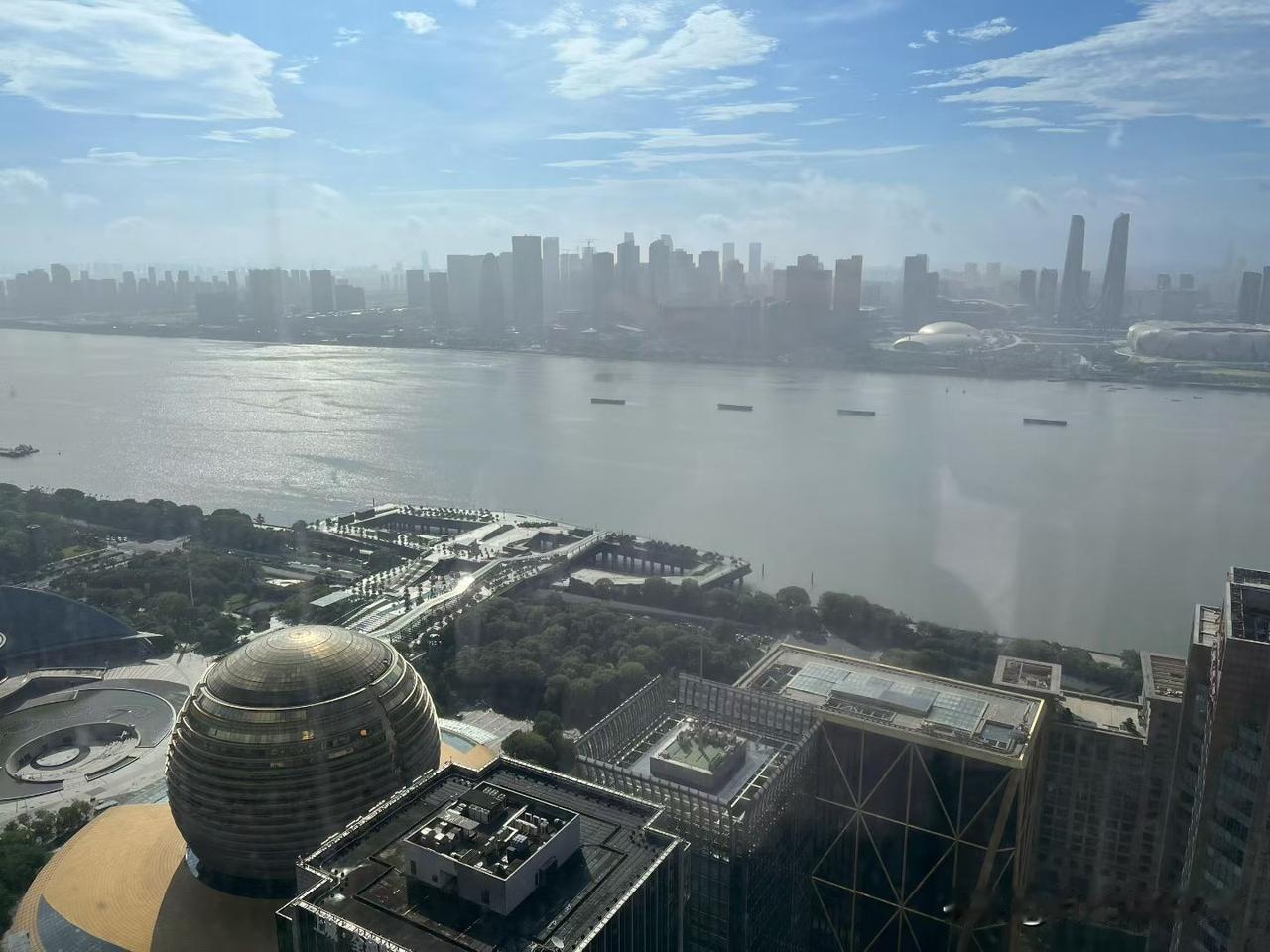 ❤️有些人完成了目标，有些人还在路上。但真正重要的不是结果，是你有没有继续往前走