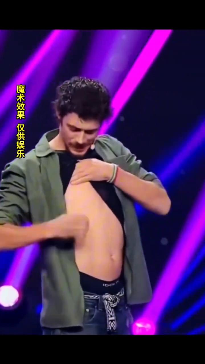 美国达人秀。
魔术效果仅供娱乐。Poate...