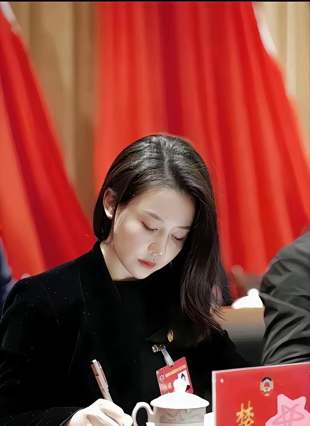 这位女士在体制内工作，需要多少彩礼才能结婚