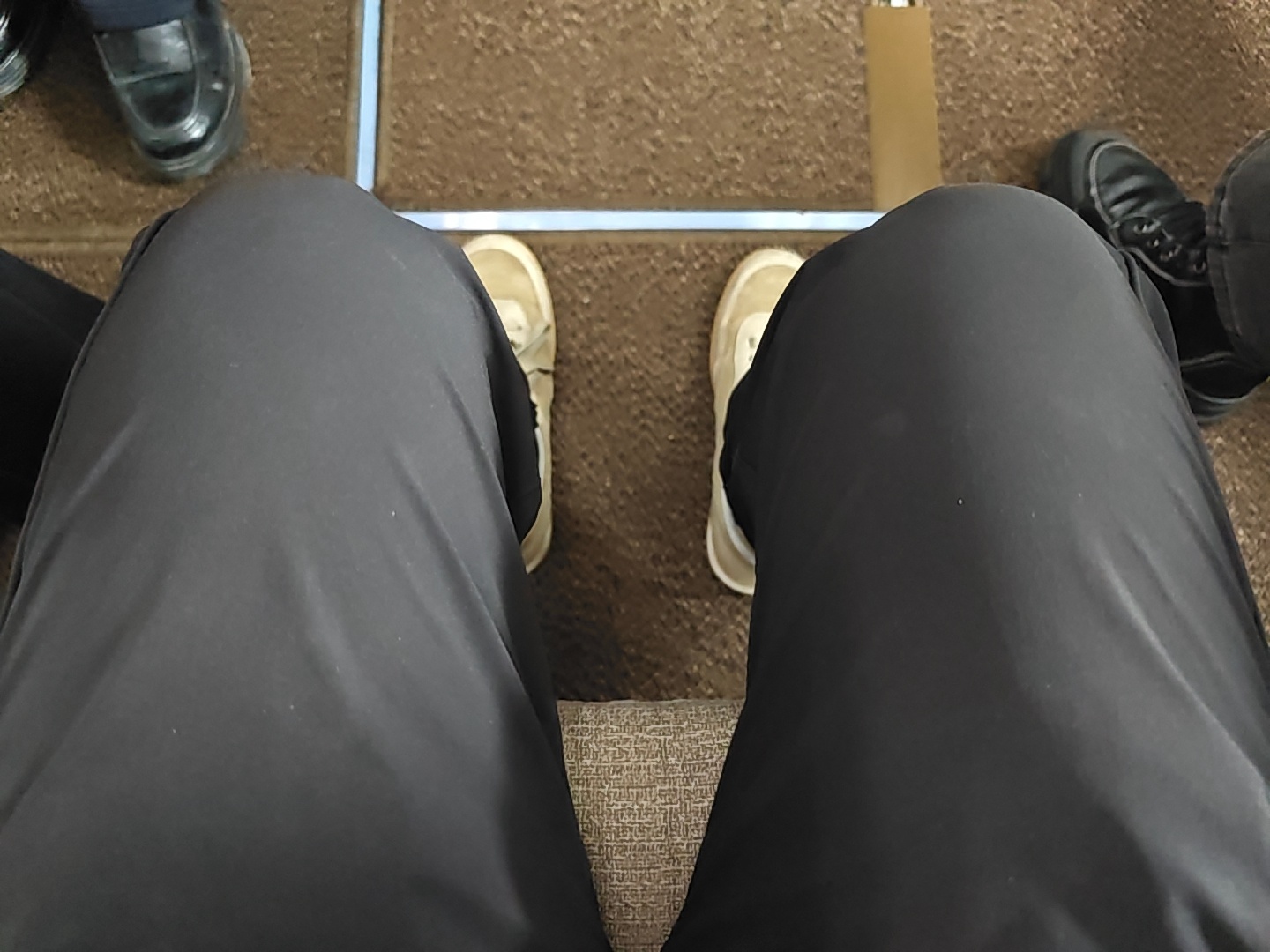 一天来回，往返都是这架全球第一 C919。坐着很安稳踏实。希望 C919 焕新的