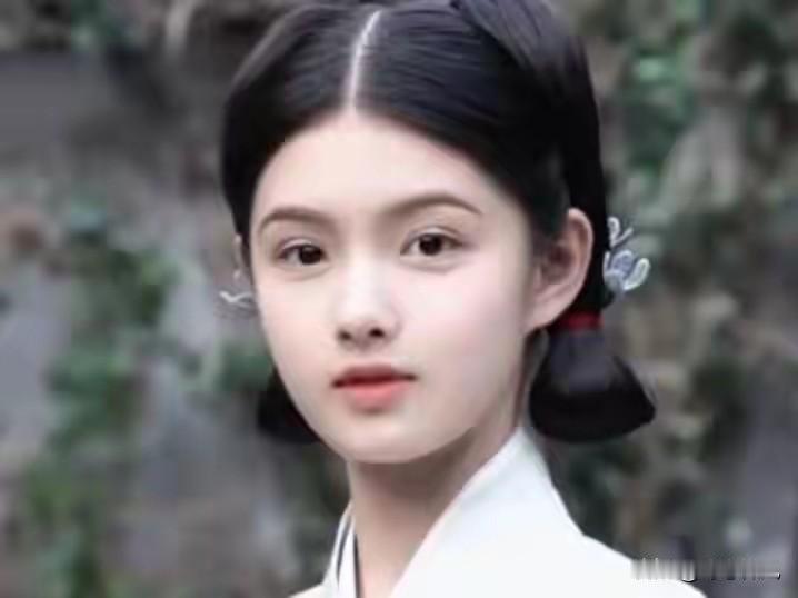 6岁女童给乾隆女儿做伴读，却被乾隆一眼看中，统领后宫54年。
 
没人想到，这个