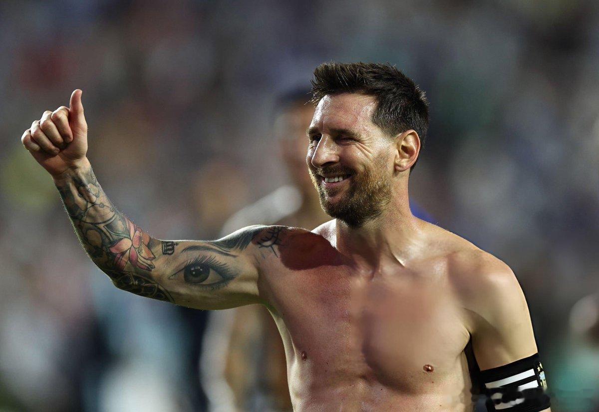 阿根廷3比0冰岛Lionel Messi 