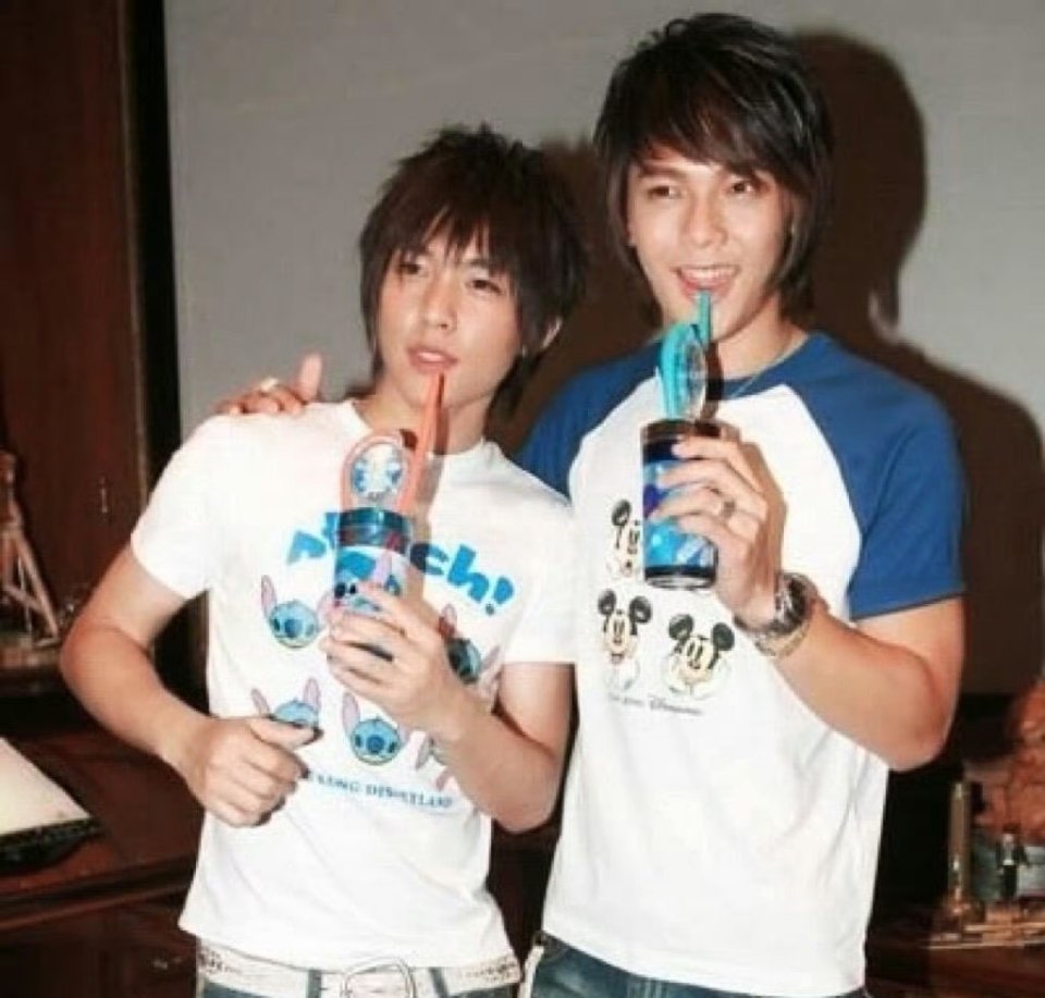 炎亚纶去汪东城的理发店做头发还特意上门，每次当我准备死心转身的时候，他们又默默拽