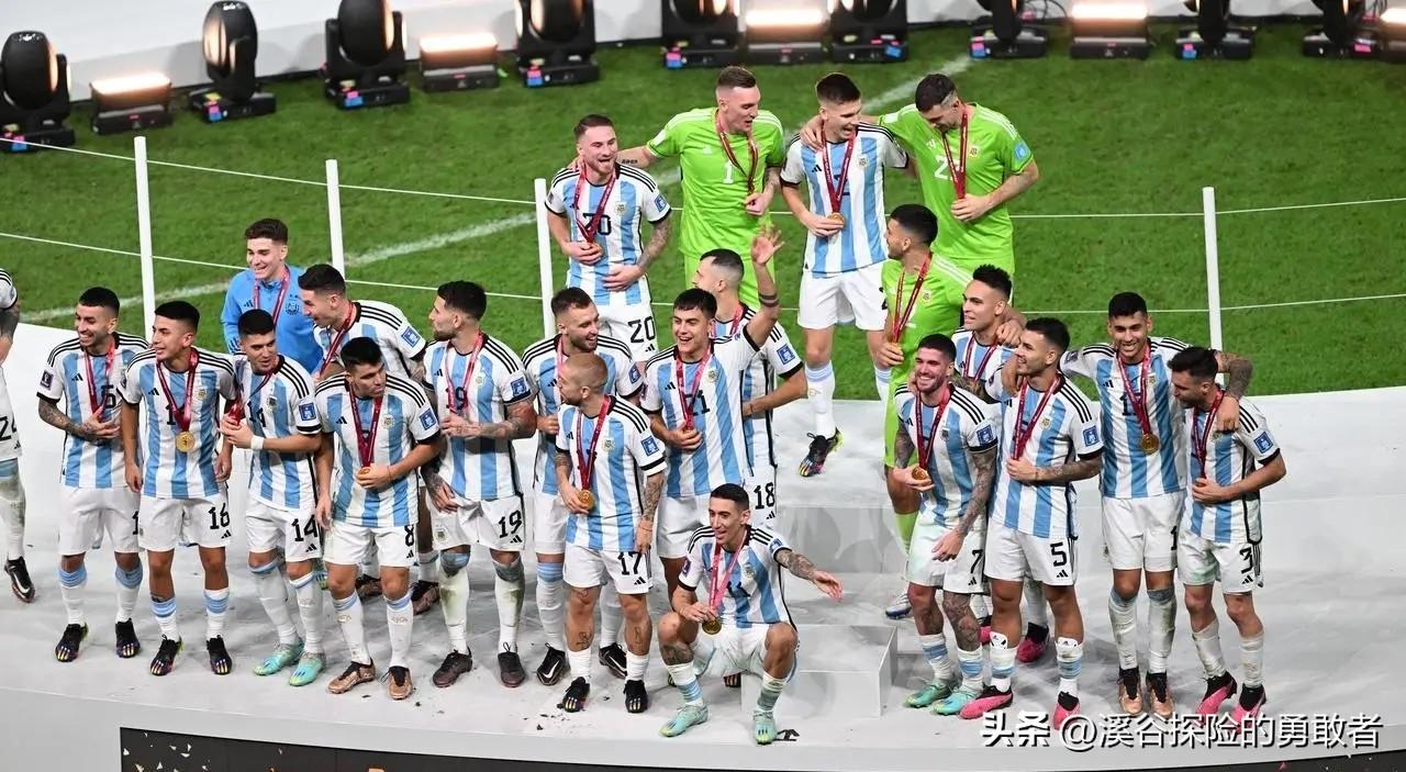 2平1负提前回家！两届世界杯冠军乌拉圭，栽在将帅失和上？
 
坐拥两届世界杯冠军
