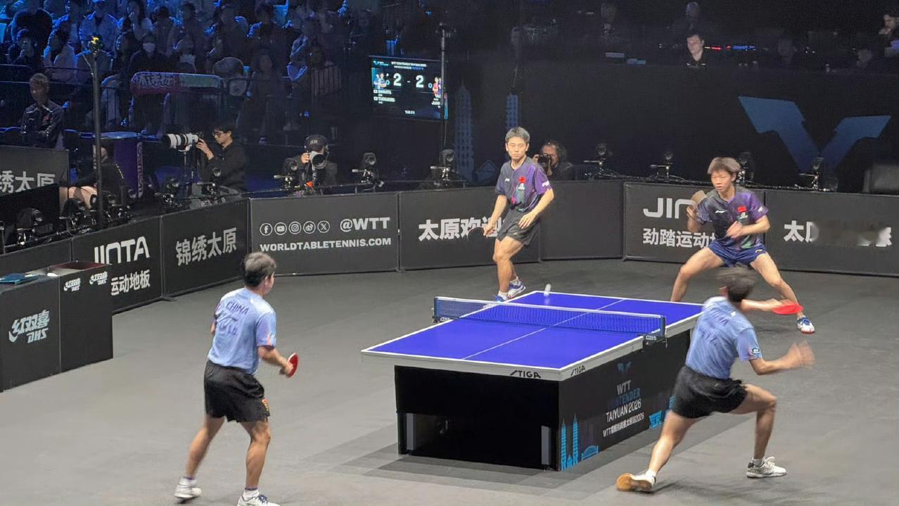 神速[赞]！
林诗栋/黄友政🇨🇳直落三局晋级！
刚刚结束的一场WTT常规挑战