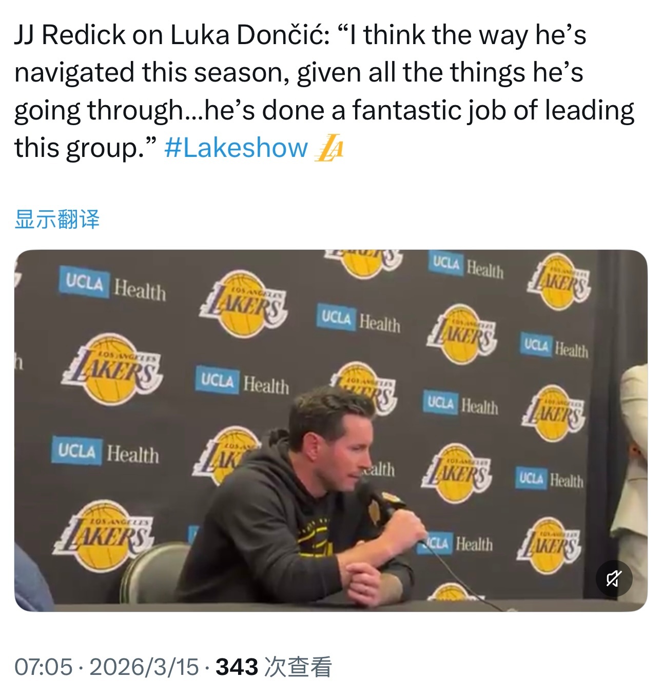 雷迪克谈及东契奇时表示：“我认为，考虑到他所经历的一切，本赛季在带队方面，卢卡的