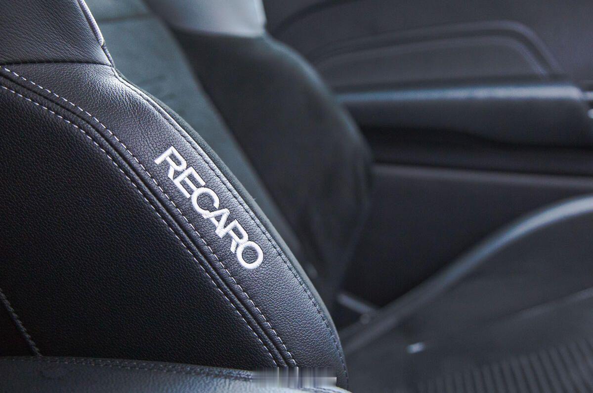 Recaro获救：意大利汽车零部件生产商Proma集团将注资，金额未公布。（au