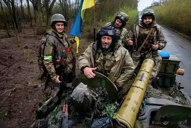 乌克兰败局已定？真相比战场更残酷❗️
 
乌克兰为什么败得这么惨
俄乌冲突打到现