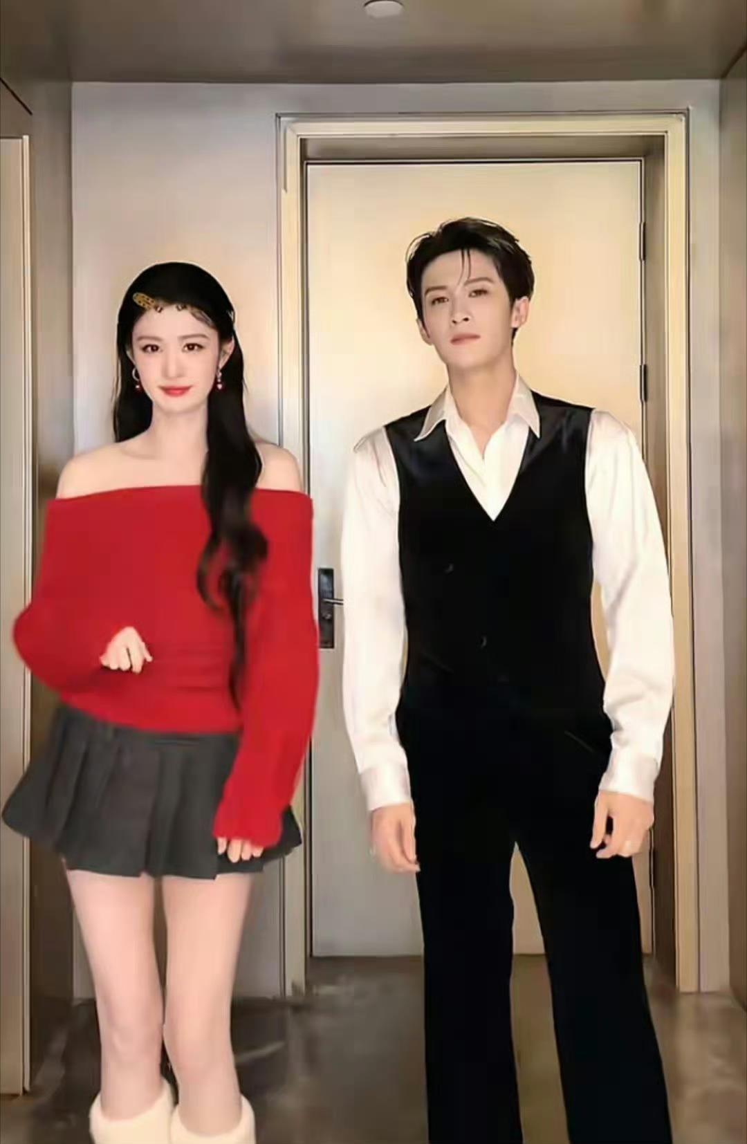 王楚然檀健次同框跳手势舞，这对颜值CP我先磕了！
 
27岁的王楚然一袭红黑穿搭