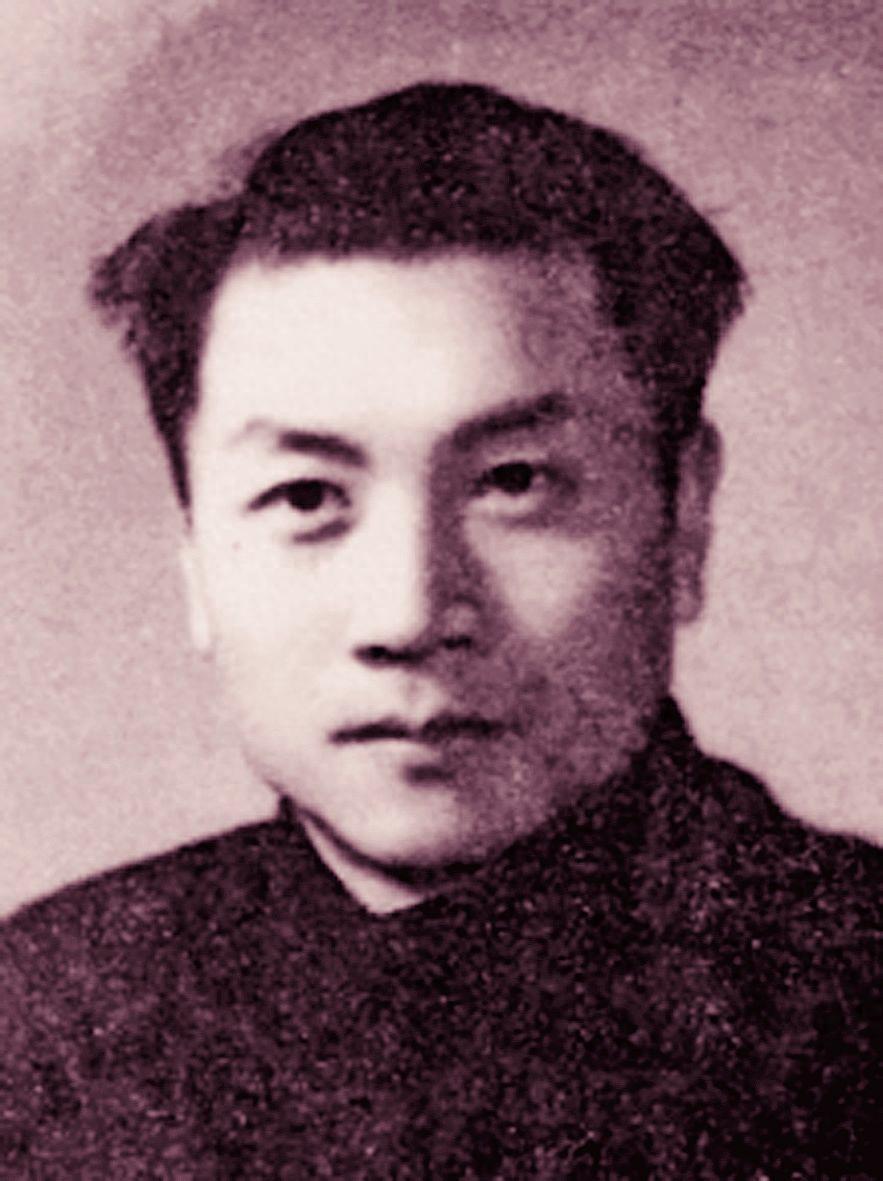 1944年，地下党员任远被俘，深夜，他轻声叫醒狱友，我重伤难治，日军已识破我身份