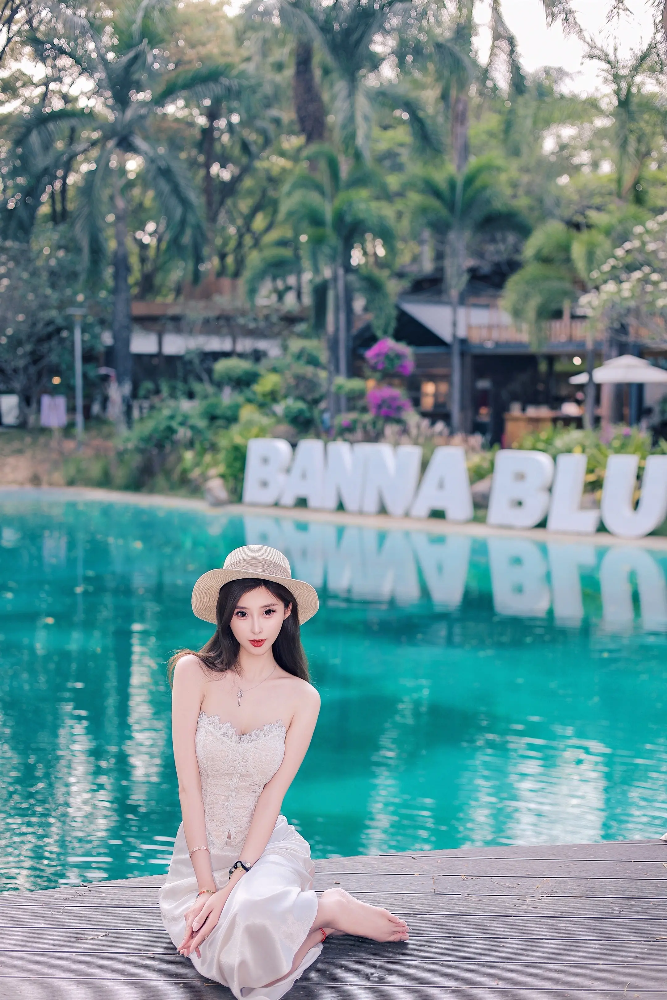 西双版纳真的拍都拍不完。热带花卉园 拍完里面还有外面 到处可见各个地方...