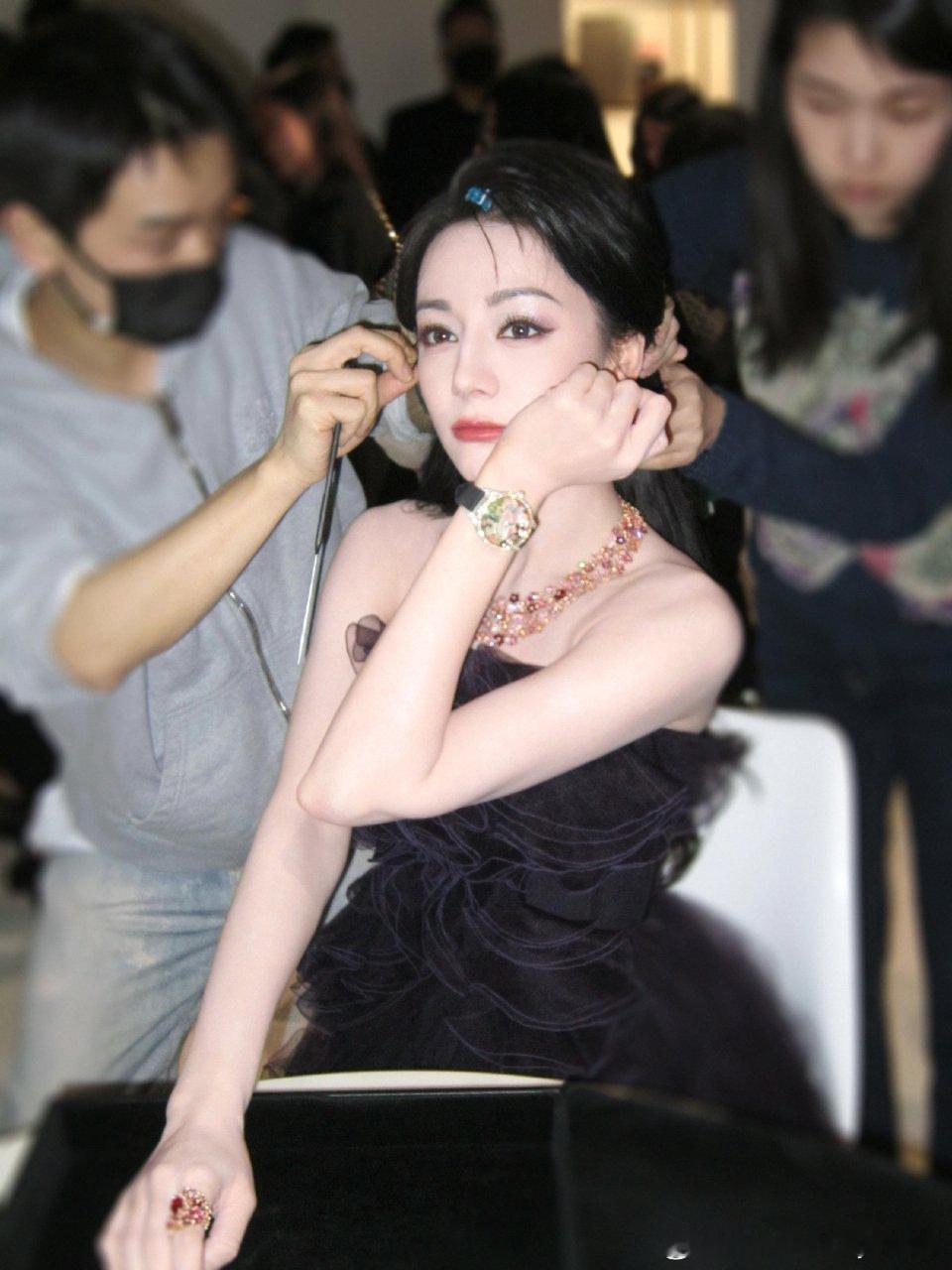 热巴真的绝了，她一定是把春天吃到嘴里了吧～～ ​​​