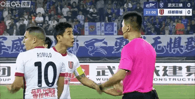 韦世豪：果篮你要不要！新鲜的很！
该说不说！韦世豪这已经够收敛了，要知道，他以前