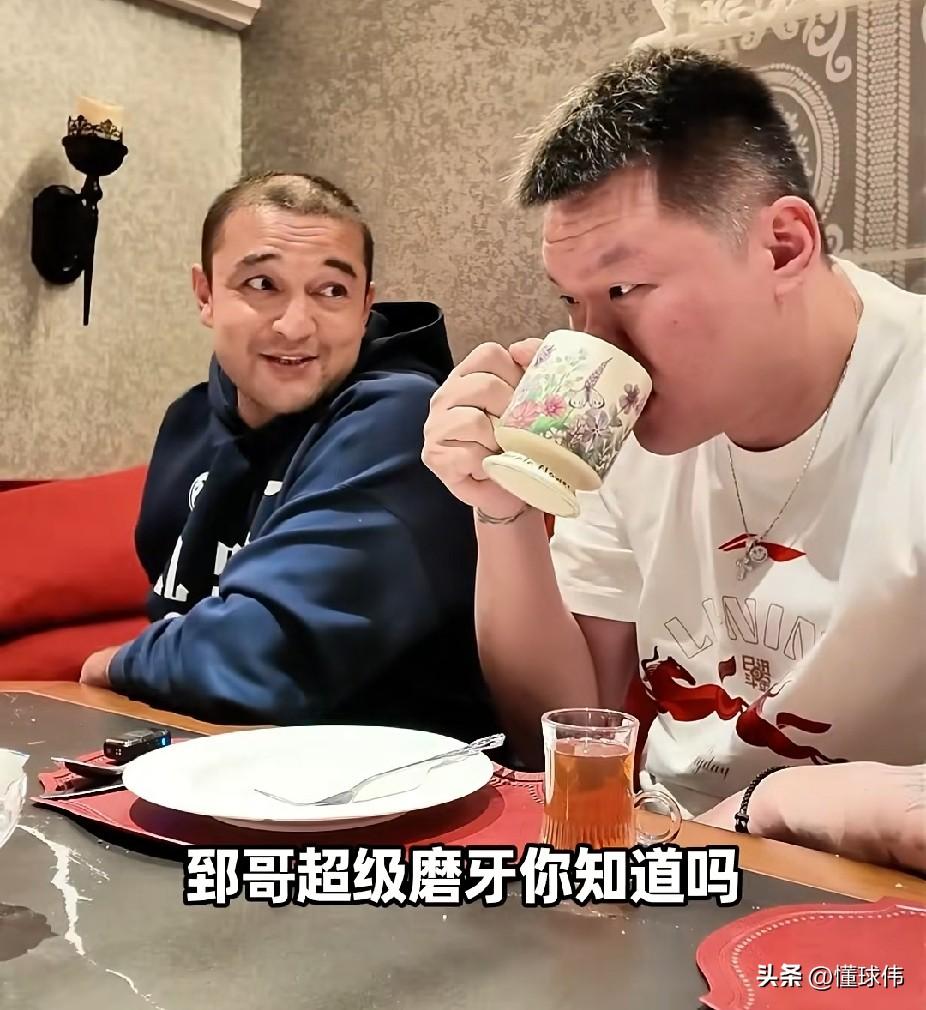 太有意思了！西热力江谈朱芳雨和王治郅：

“我在国家队的时候。”

“跟我朱哥住