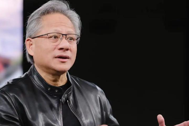黄仁勋回应是否与长鑫存储合作：持开放态度

据媒体报道，当地时间10月22日，英