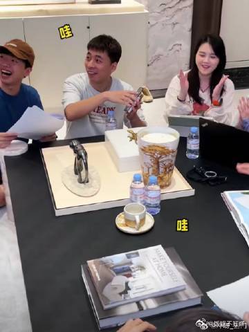 贾乃亮被贾乃亮的端午暖心举动圈粉，亲自参与包粽活动陪伴员工，承包奶茶机票还有大额